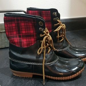 Duck boots red plaid